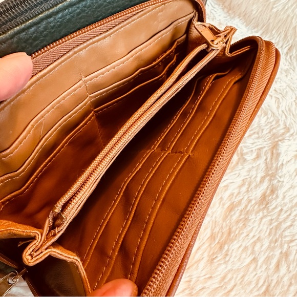 HUNTER GREEN KATHY LEE LEATHER COLLECTION CROSSBODY MESSENGER BAG GREAT - Picture 7 of 9